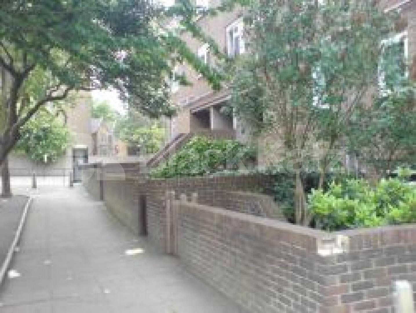 			3 Bedroom, 1 bath, 1 reception Flat			 Annesley Walk, ARCHWAY N19